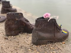 -多瑙河畔鞋履雕塑