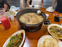 -菌海森林·非遗野生菌火锅(西山区滇池路摩根道店)