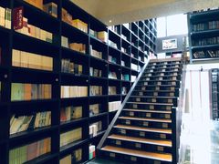 -钟书阁(松江泰晤士小镇店)