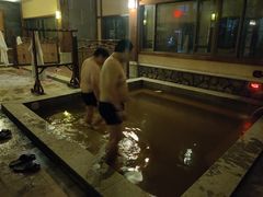 -宁波杭州湾海底温泉