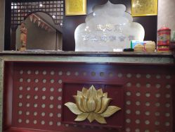 -威思丽高温瑜伽会馆