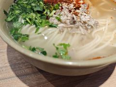 猪肘汤面-亮亮拉面(师范路店)