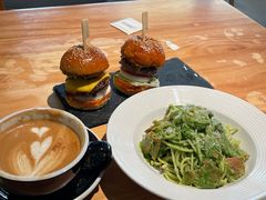 -三勾JJJ Burger&Coffee(梅溪湖店)