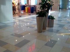 门面-H&M(鹏欣水游城店)