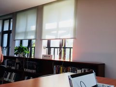 -上海市静安区图书馆(新闸路馆)