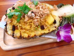 -Chom Cafe and Restaurant