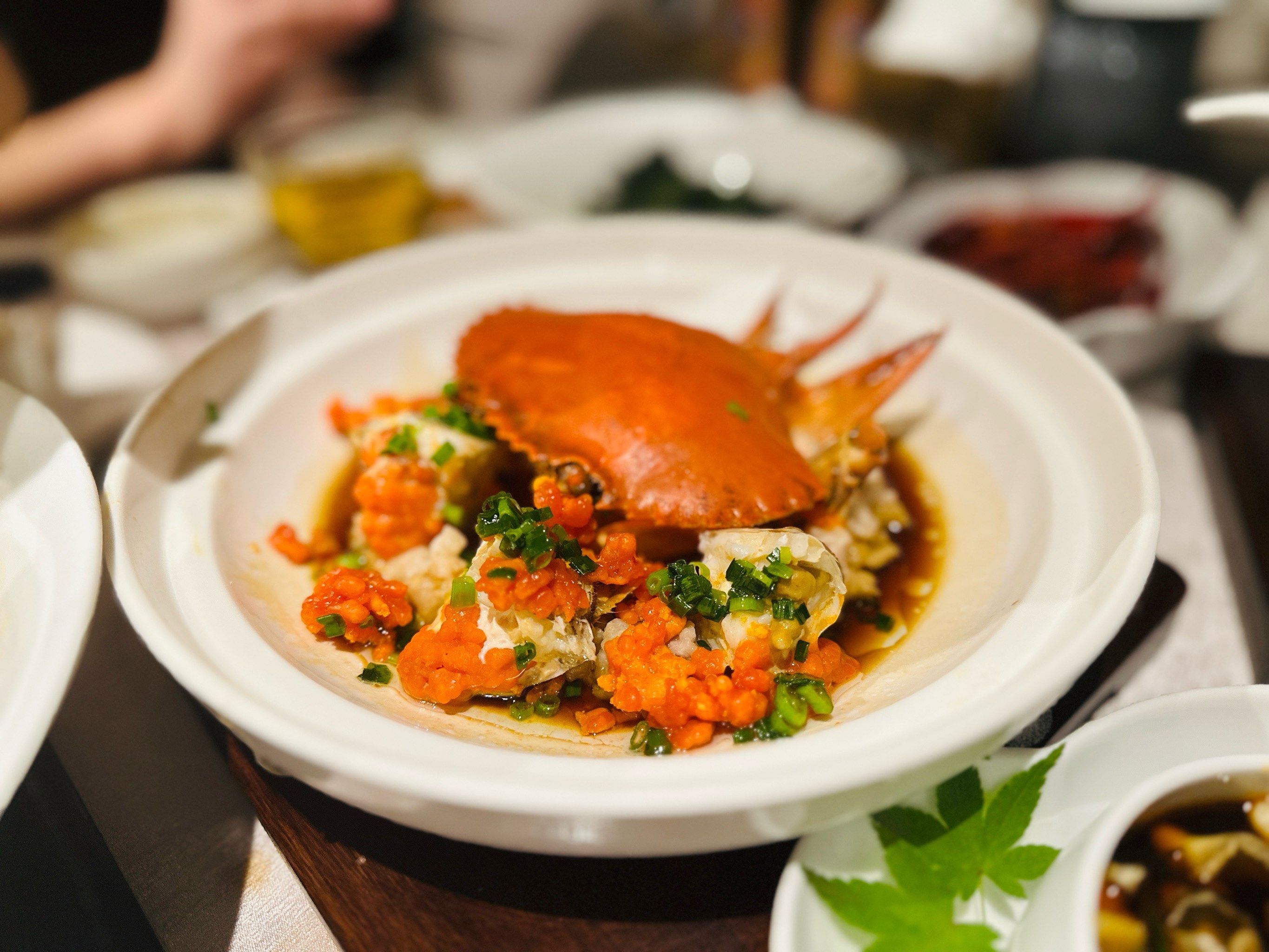 「十年花雕醉沼虾」「烤乳鸽」「冰湖龙虾」