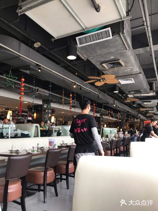 大头虾越式风味餐厅(光明广场店)大堂图片