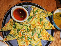 海鲜葱饼-明洞阿姨·韩式酱蟹烤肉·创意料理(三元桥店)