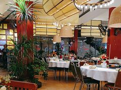 -刘姐啤酒鱼民族演艺餐厅(西街总店)