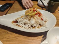 脆爽浇汁凉薯-云海肴·汽锅鸡·云南代表菜(美罗城店)