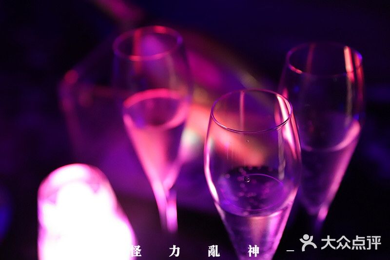 听一场live，喝一杯酒，才是旅行的意义