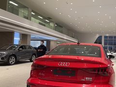 -上海冠松华奥奥迪4S店(张江店)