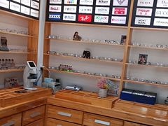 -豪门视光·星趣控·蔡司依视路眼镜代理商(中央大街店)