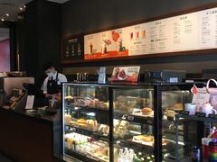 面包甜点陈列柜-星巴克(杭州湖滨银泰E区店)