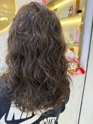 -虫二·专注健康烫染沙龙