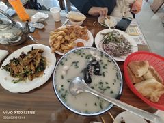-美顺香食府鱼头老店(雪野湖店)