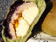 紫米芋泥奶酪全麦面包-研麦家面包(亚泰华府店)