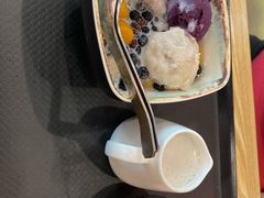 草莓冰淇淋-鲜芋仙(南开大悦城店)