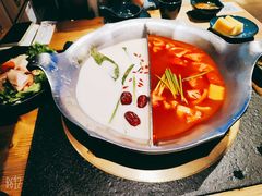 -湊湊火锅·茶憩(南京东路悦荟店)