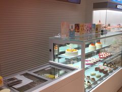 面包甜点陈列柜-好利来(五一广场店)