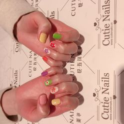 -悦指间美甲美睫