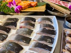 -围炉肉舍•炭烤活鳗•丹东海鲜烤肉(步行街店)