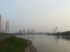 -南京眼步行桥
