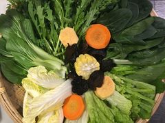 -尚尚仙·酸汤猪手·猪肚鸡火锅(华联万柳购物中心店)