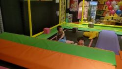 -蹦蹦跳跳(新奥购物中心店)