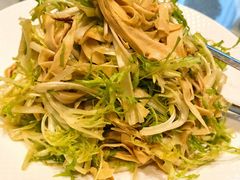 -海派美食·家宴海鲜青岛菜·石锅鲽鱼头(东方城店)
