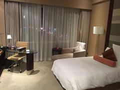 -南桥绿地铂骊酒店