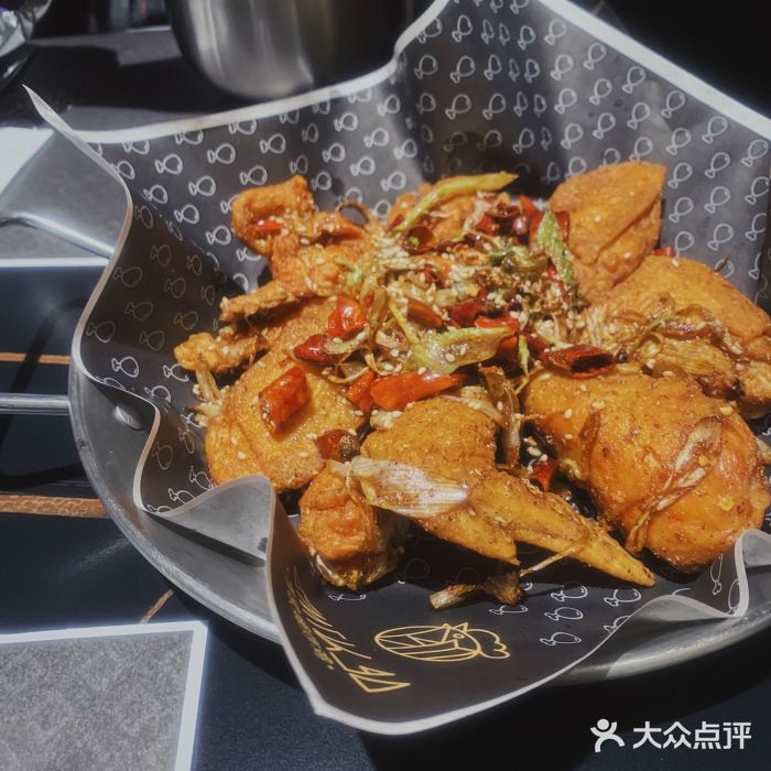 博欧姆新派韩国料理·炸鸡(艾尚店)川味椒麻炸鸡图片