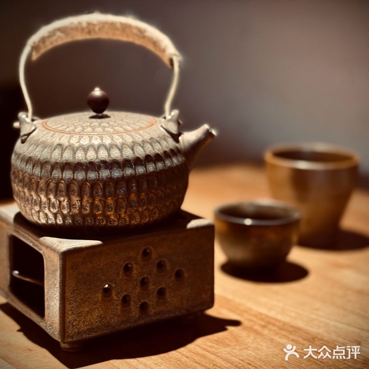 一家可以从早坐到晚宜茶宜酒的有趣场所～🏄
