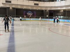 -冰纷万象滑冰场(二七万象城店)