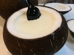 -志龙皇冠吃货椰子铺