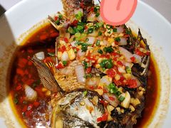 香煎鲫鱼-费大厨辣椒炒肉(黄兴中心广场店)