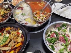 -周良天山牛杂城(天山路总店)