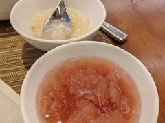 洛神花水蜜桃银耳汤-食百绚全日制餐厅(成都棕榈泉费尔蒙酒店)