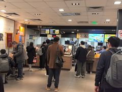 -麦当劳(上海虹桥站30B检票口楼上)