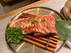 秘制牛小排-草家酱蟹炭火烤肉店(珲春南路一店)