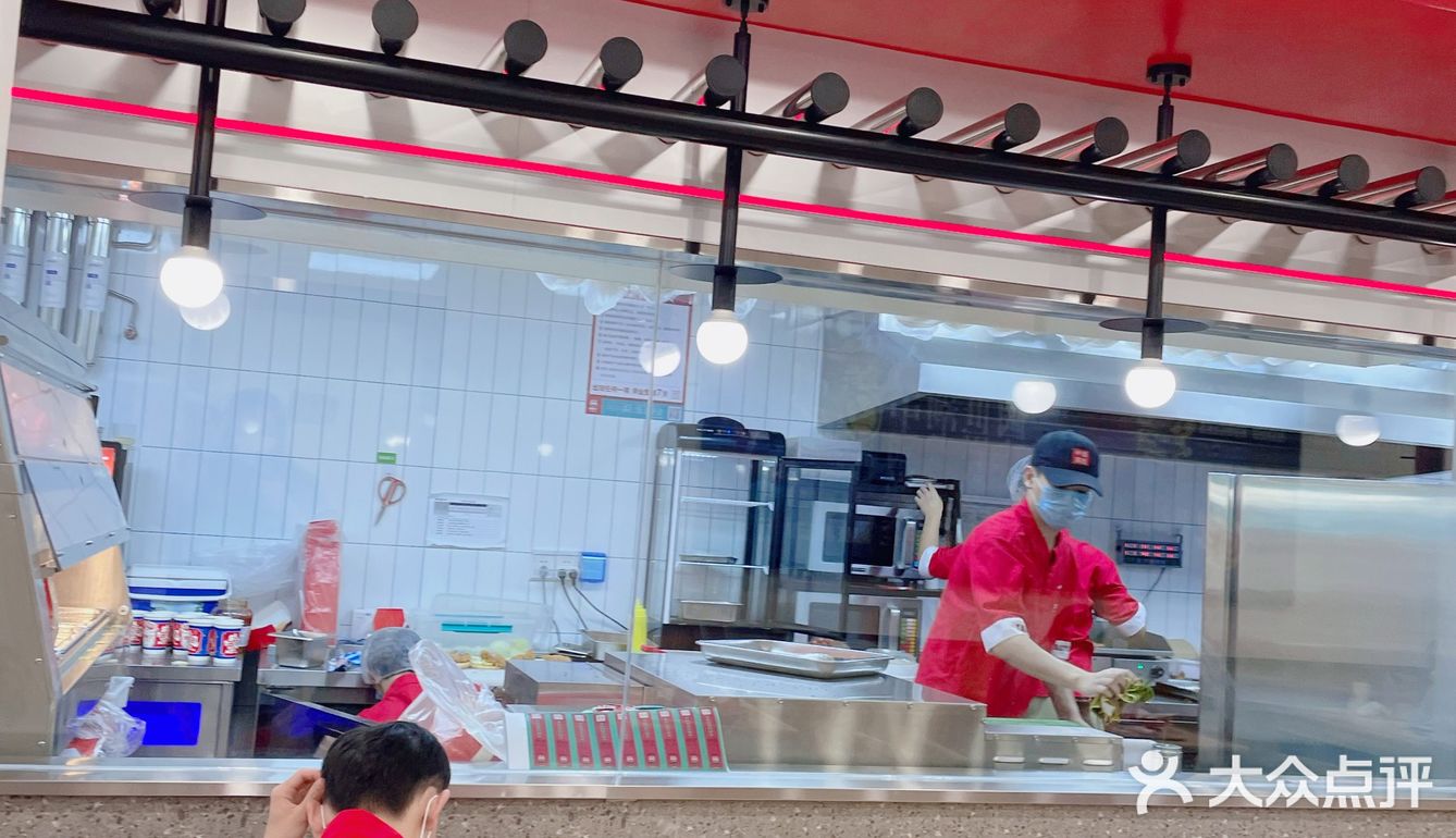 嘉禾望岗终于有中国汉堡店啦……