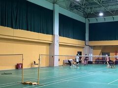 -易学羽毛球培训中心(铜川路店)