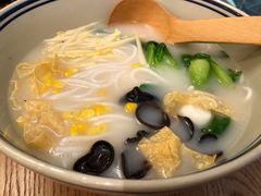 高汤菌菇素米线-刀小蛮半只鸡过桥米线(家乐福四元桥店)