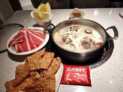 -三人行骨头王火锅(长寿店)