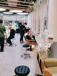 -PE SALON 