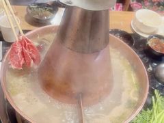 -果松木炭酸菜铜火锅·外婆参鸡汤