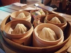 鸡汁鲜肉小笼汤包-南小馆(迪士尼小镇店)