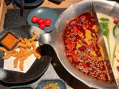 -湊湊火锅·茶憩(南京东路悦荟店)