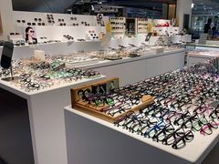 -宏宇眼镜蔡司依视路折扣店(兆佳眼镜城店)